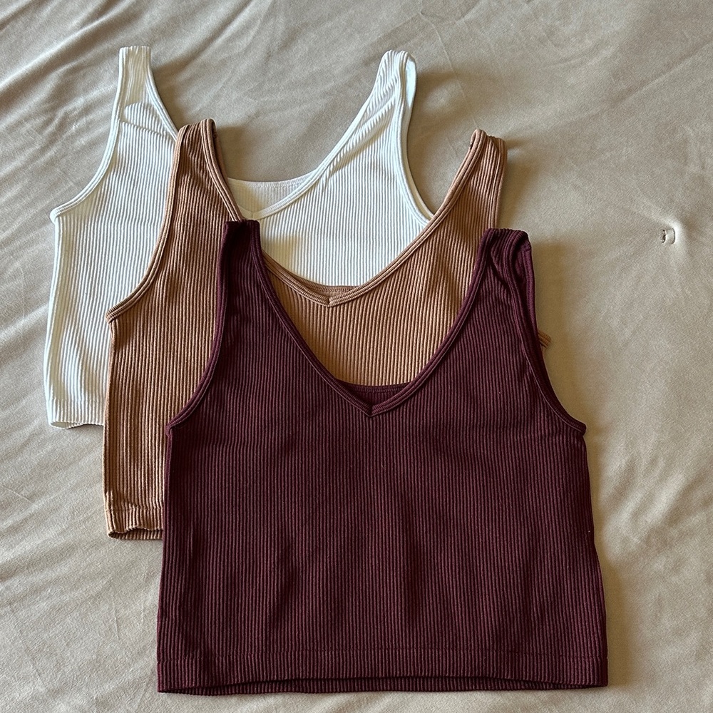 Aeropostale 3 Way Seamless Convertible Cropped Ribbed Tank Tops